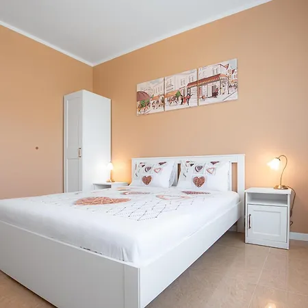 Alexandru Private Apartment *